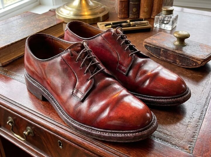 ダークバーガンディの美しい経年変化を楽しむ