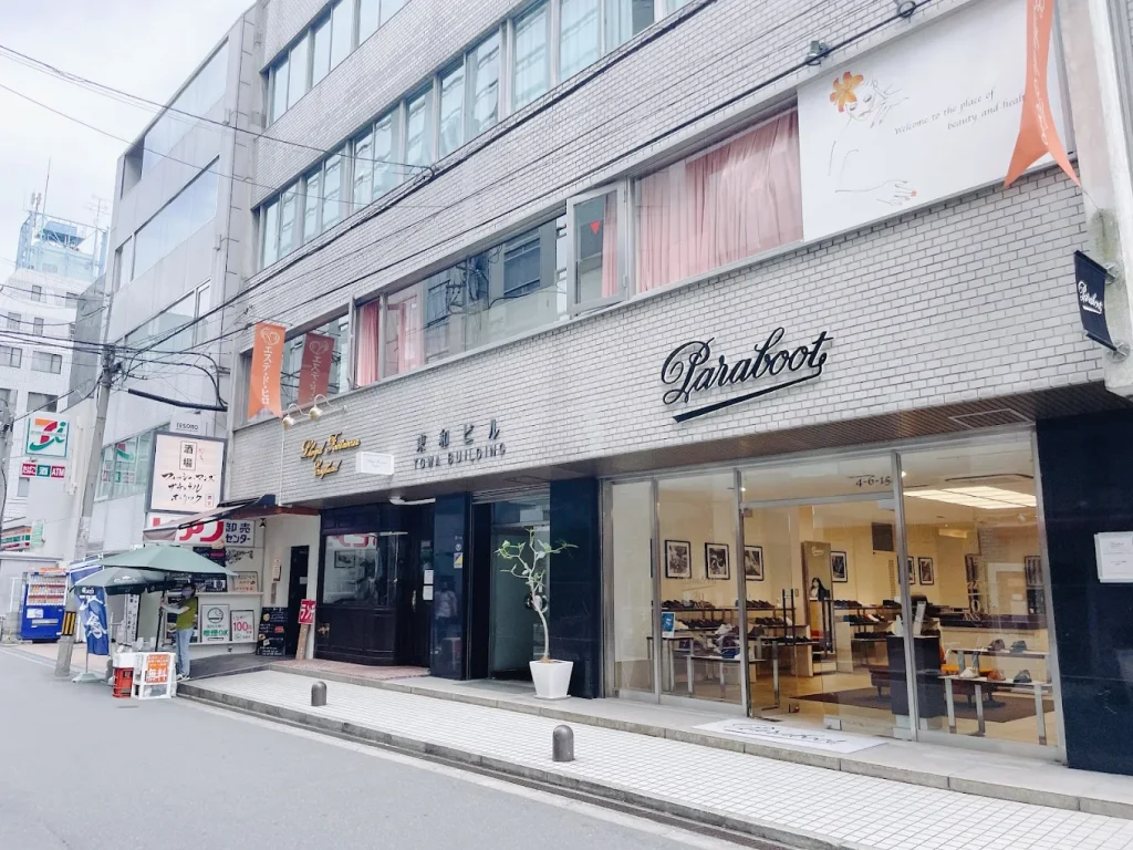 1、南船場の大阪店で最新モデルをチェック