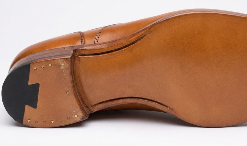 アウトソールの仕上げに見る高級靴ならではの意匠