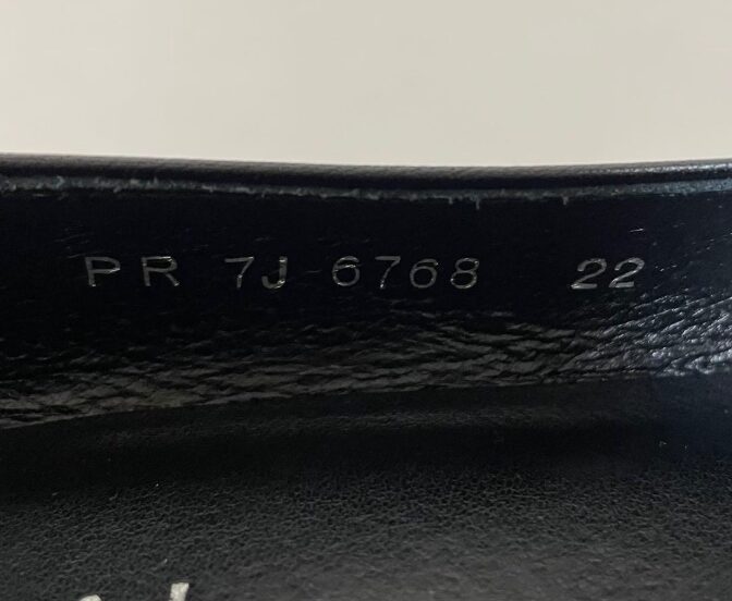 パンプスなどレディースのサイズ表記がある場所