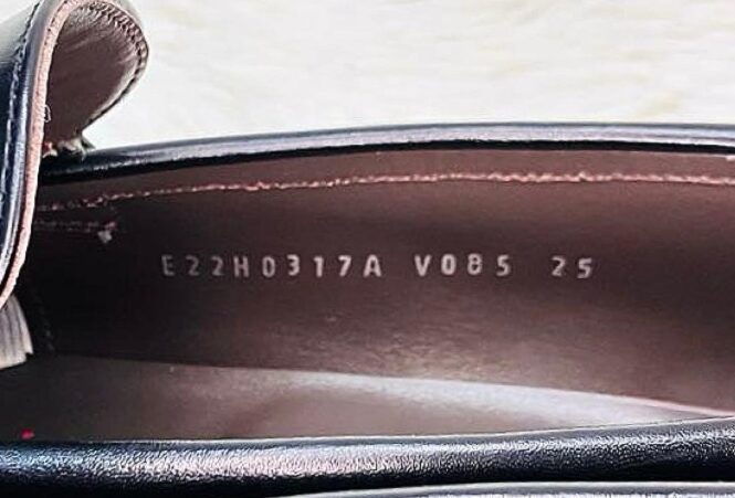 品番Vで識別するアウトレット専売品の見分け方