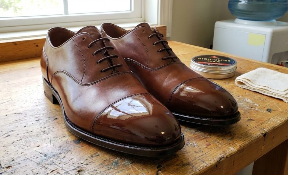 鏡面磨きを施して色落ちや水分の浸透をガードする